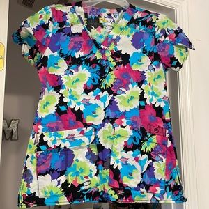 Floral wonderwink scrub top size XS